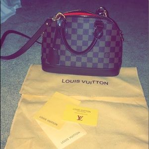 “LV” bag in very excellent conditions! 👌🏼